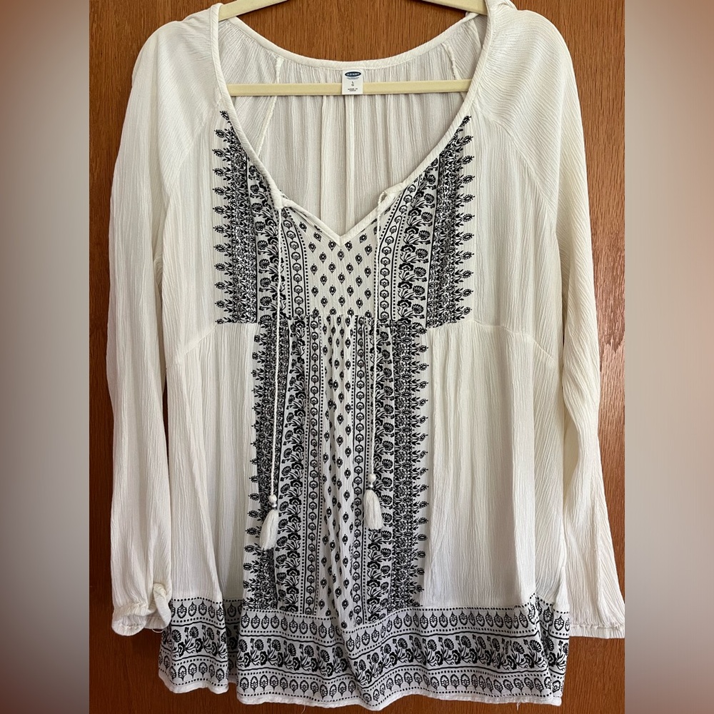 Old Navy long sleeve v neck blouse